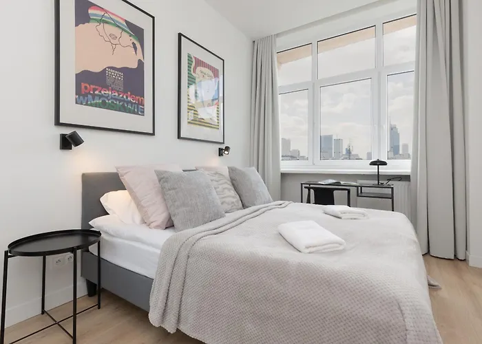City Panorama Spacious Apartment By Renters Prestige
